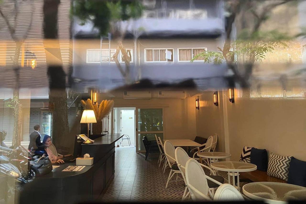 Forgotten Hostel Silom Bangkok Zewnętrze zdjęcie